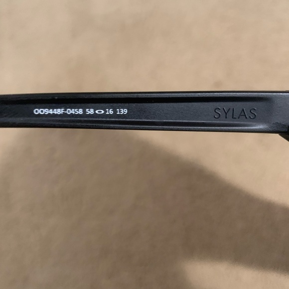 Men’s Oakley sunglasses - Picture 5 of 9